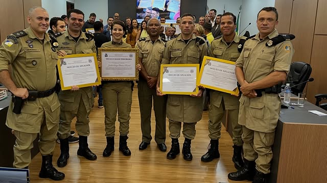 Policiais militares recebem Mo&ccedil;&atilde;o de Aplausos e T&iacute;tulo de Cidad&atilde;o Honor&aacute;rio em Lagoa da Confus&atilde;o