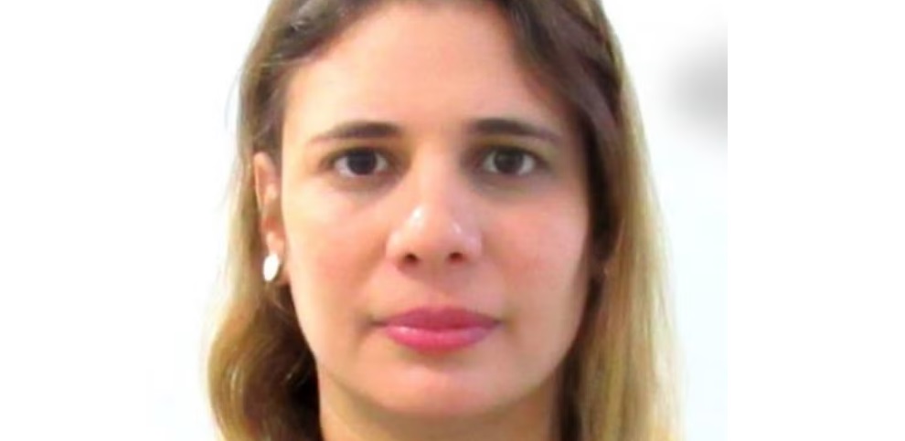 Professora foi assassinada dentro de faculdade com faca que ela mesma havia dado a aluno; entenda