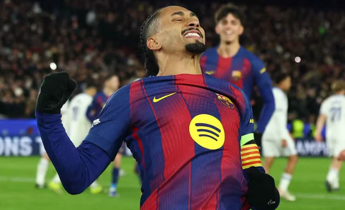 Raphinha &eacute; poupado pelo Barcelona e desfalca o time em duelo da Copa do Rei