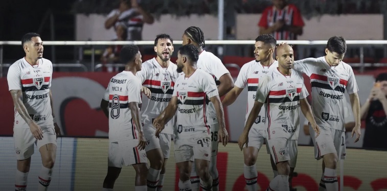 S&atilde;o Paulo ganha refor&ccedil;os de Calleri e Luciano para duelo na Sul-Americana