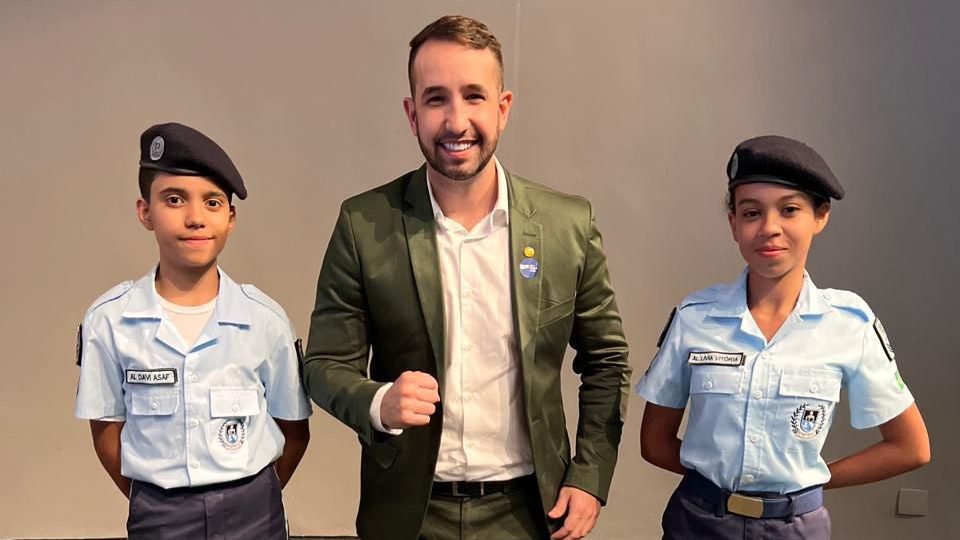 Tenente Coimbra critica decis&atilde;o judicial sobre Escolas C&iacute;vico-Militares em S&atilde;o Paulo