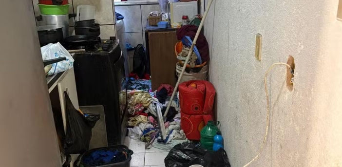 Idosa &eacute; resgatada de abandono e maus-tratos em Salvador; filho &eacute; preso em flagrante