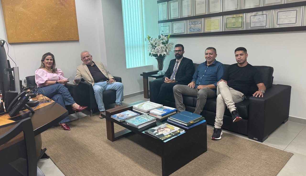 Prefeita de Goianorte realiza visita institucional ao TCE em Palmas