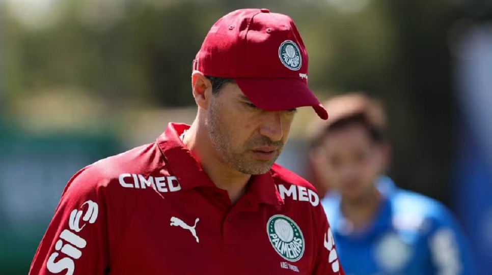 Abel retorna, e Palmeiras atualiza situa&ccedil;&atilde;o de Piquerez e Vitor Roque antes de duelo com o Gr&ecirc;mio