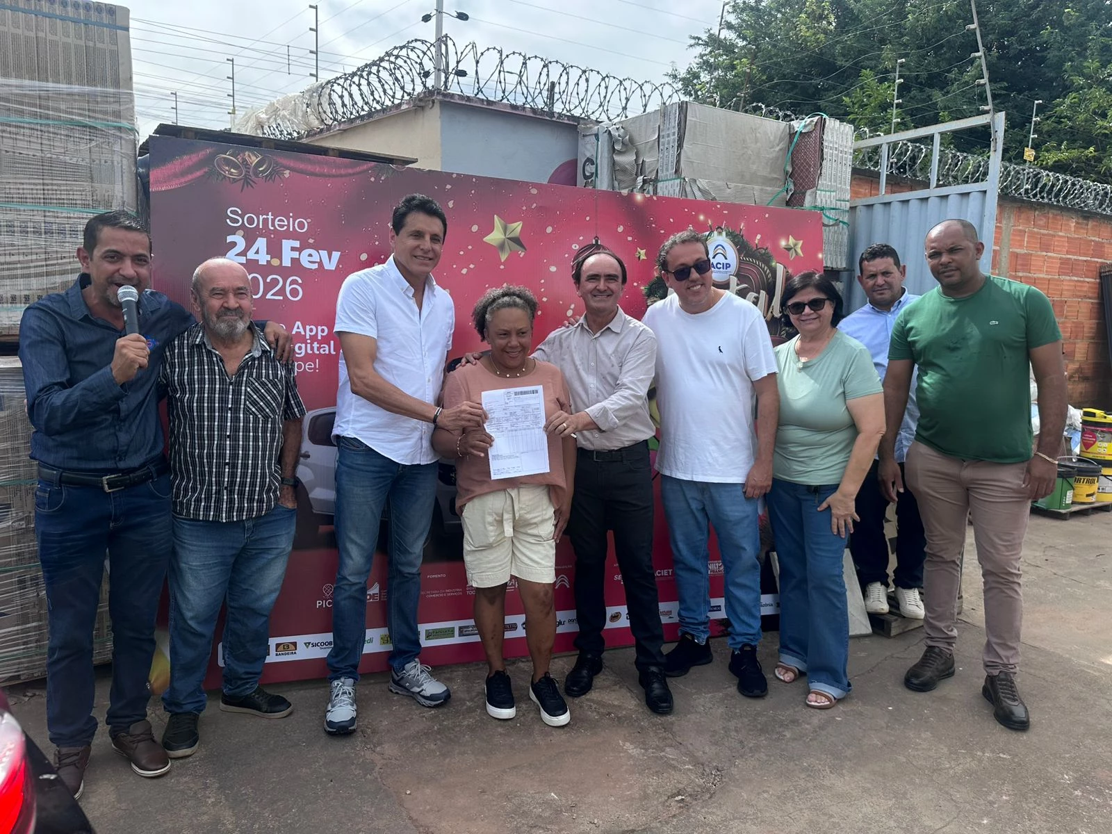 ACIP entrega carro da campanha Natal dos Sonhos 2025 em Para&iacute;so