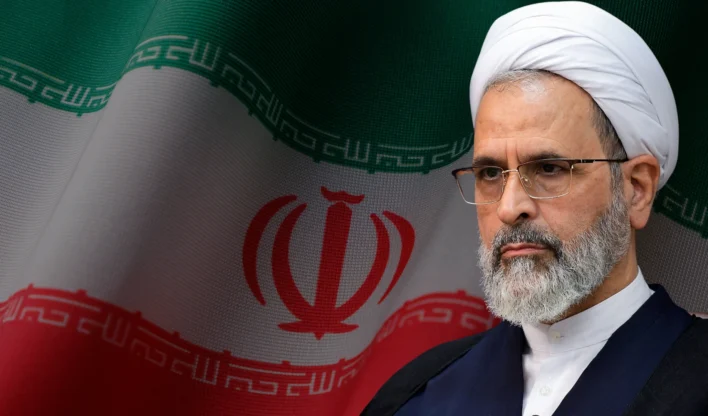 Alireza Arafi assume lideran&ccedil;a interina ap&oacute;s morte de Ali Khamenei