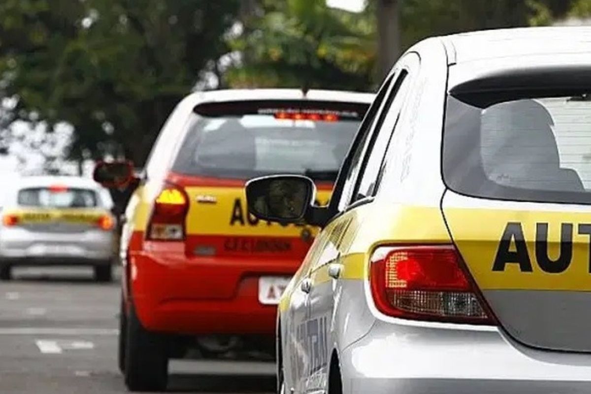 Autoescola entra em fal&ecirc;ncia e deixa alunos no preju&iacute;zo