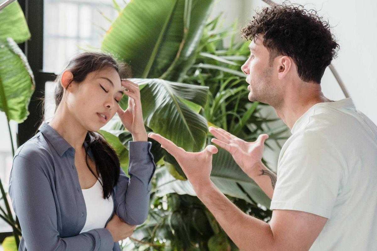 Segundo psic&oacute;logos, essas 4 frases comuns revelam quando o amor acabou no relacionamento e muita gente ignora os sinais