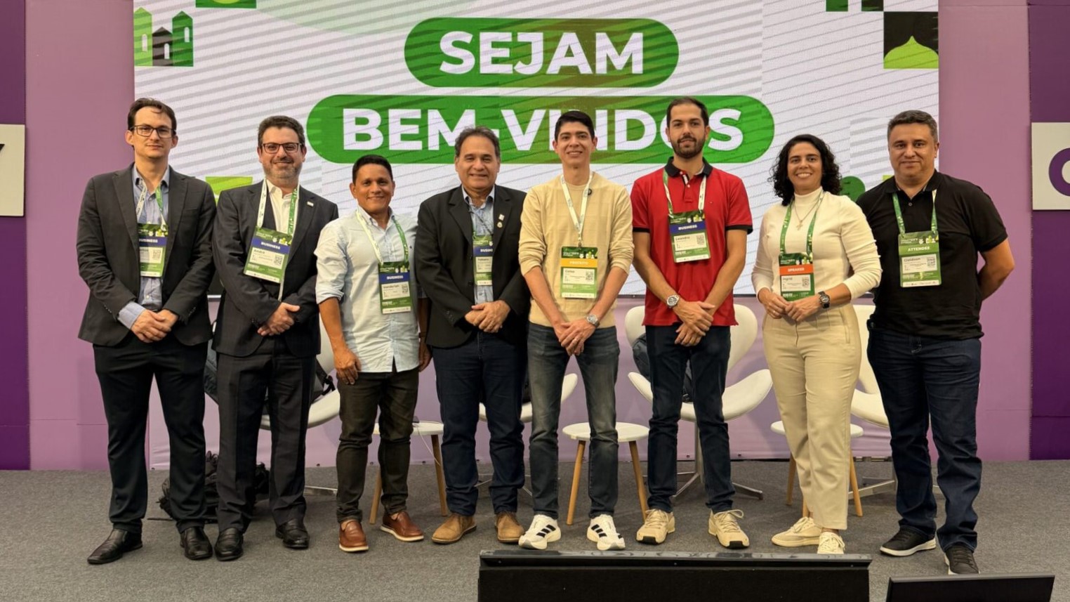 Prefeito de Para&iacute;so mostra avan&ccedil;o digital com app Colab em evento nacional de cidades inteligentes