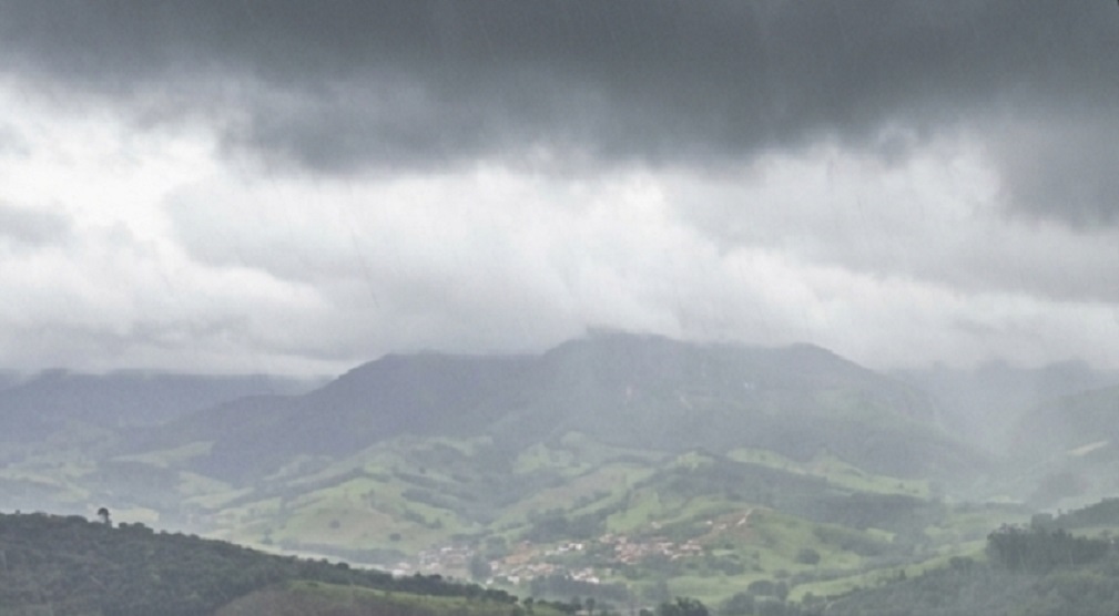 Inmet emite alerta de tempestade e granizo para 235 cidades; veja lista