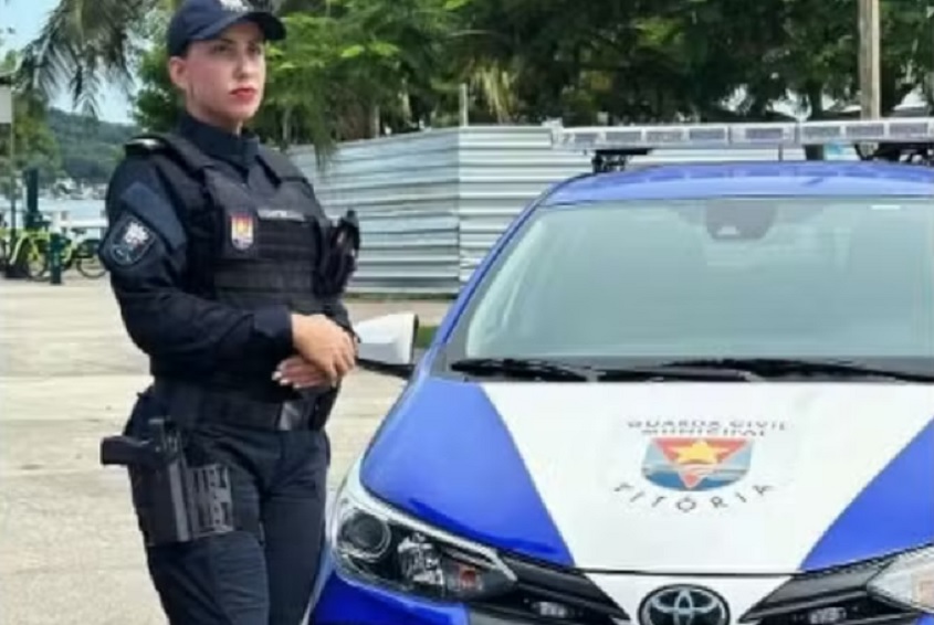 Comandante da Guarda Municipal &eacute; morta a tiros por namorado PRF dentro de casa