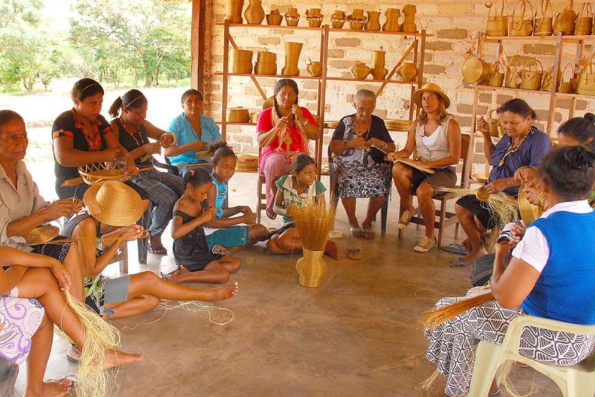 A pequena comunidade brasileira onde nasceu o artesanato de capim dourado que conquistou o mundo