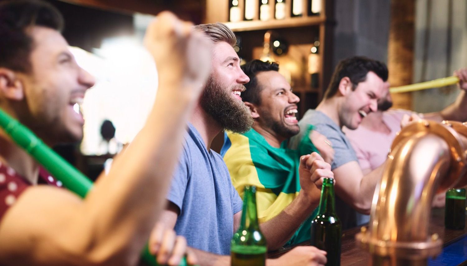 Bares, restaurantes e hot&eacute;is devem faturar R$ 211 bilh&otilde;es em 2026, na Copa do Mundo