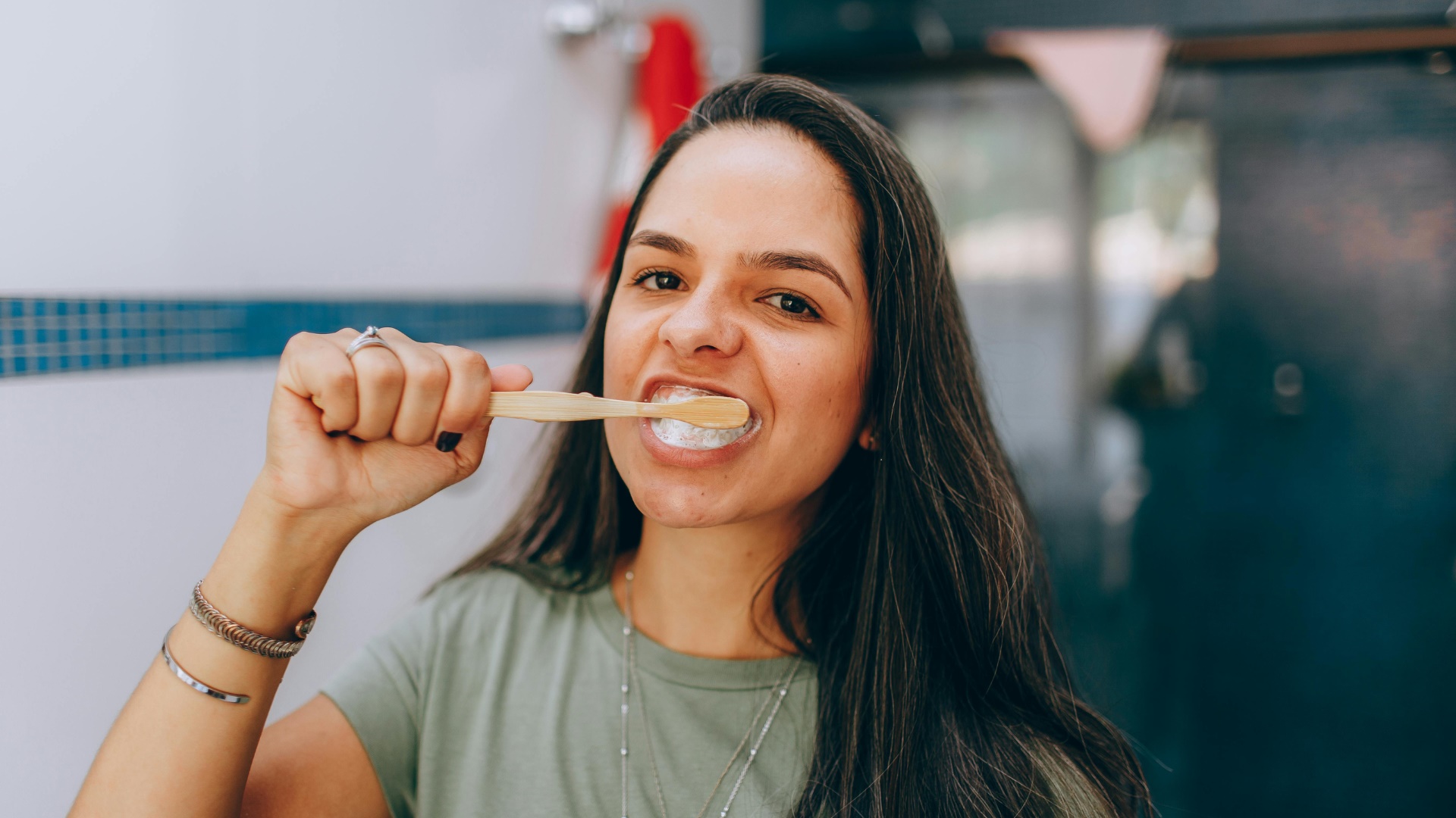 No Dia Mundial da Sa&uacute;de Bucal, cirurgi&atilde;-dentista do HDT-UFNT fala sobre a import&acirc;ncia da higiene oral