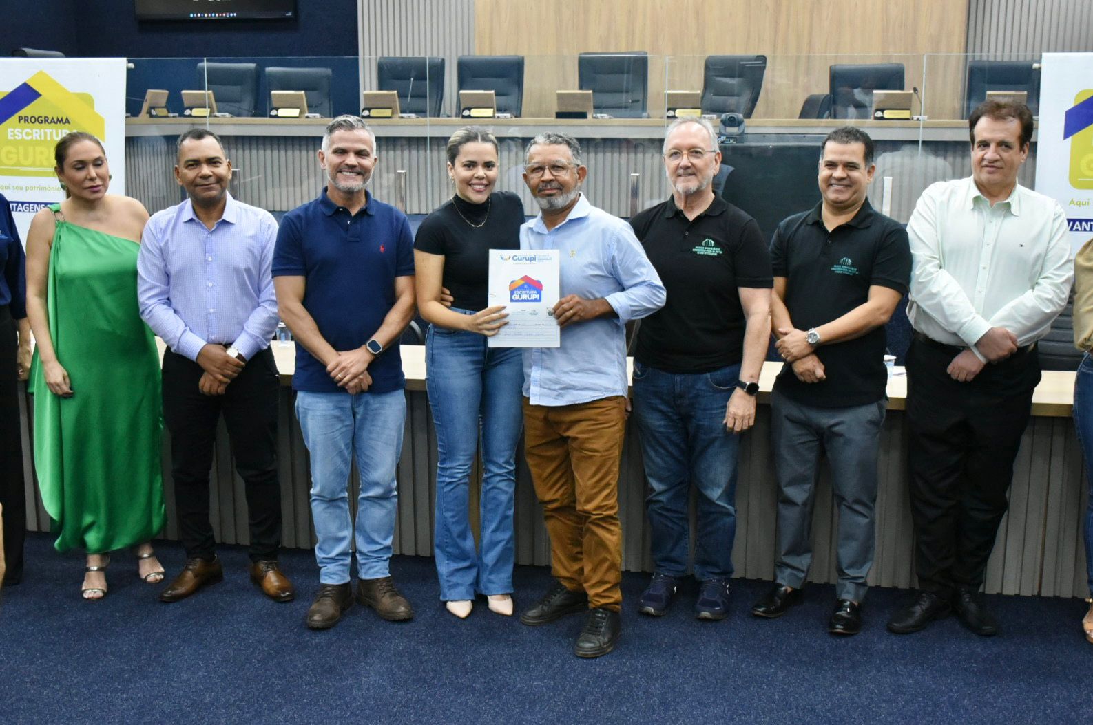 Prefeitura de Gurupi realiza 3&ordf; etapa de entrega de escrituras &agrave;s fam&iacute;lias do Trevo da Praia