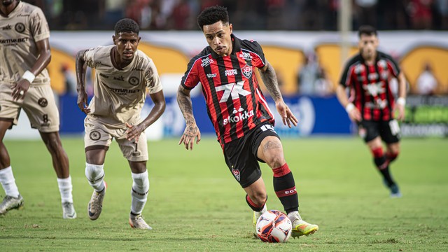 Vit&oacute;ria vence Jacuipense nos p&ecirc;naltis e garante Ba-Vi na final