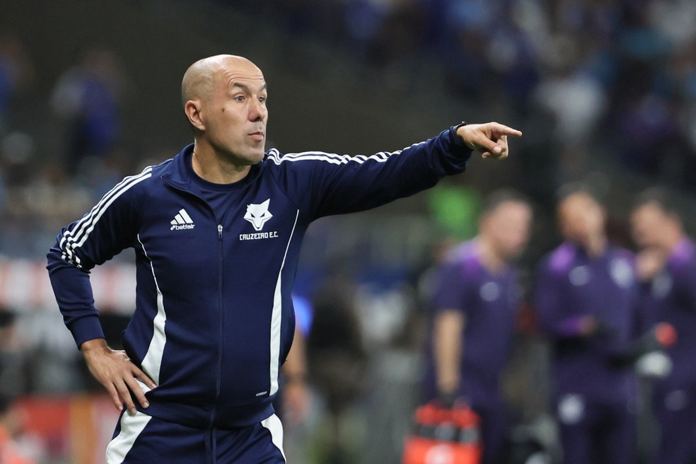 Estudiantes x Flamengo em 2025 reduz espa&ccedil;o de dupla em ascens&atilde;o com Jardim ap&oacute;s turbul&ecirc;ncias