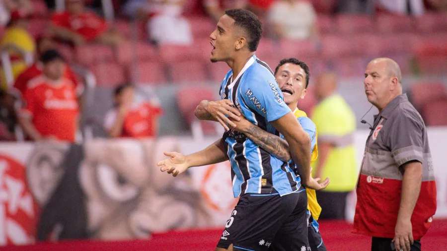 Gr&ecirc;mio vence Gre-Nal e conquista o Campeonato Ga&uacute;cho
