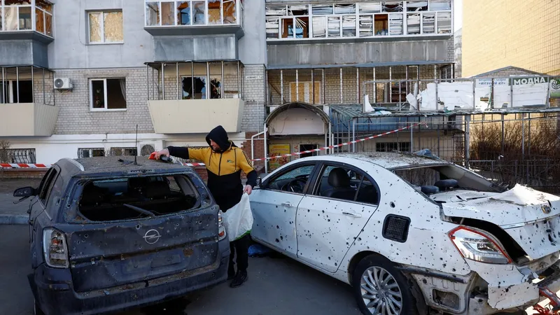 Ataque russo com m&iacute;sseis e drones deixa mortos e feridos em Kiev, na Ucr&acirc;nia