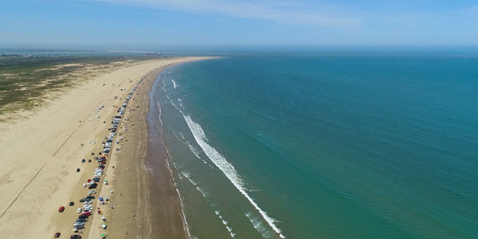 Maior praia do mundo fica no Brasil e tem 254 km de extens&atilde;o