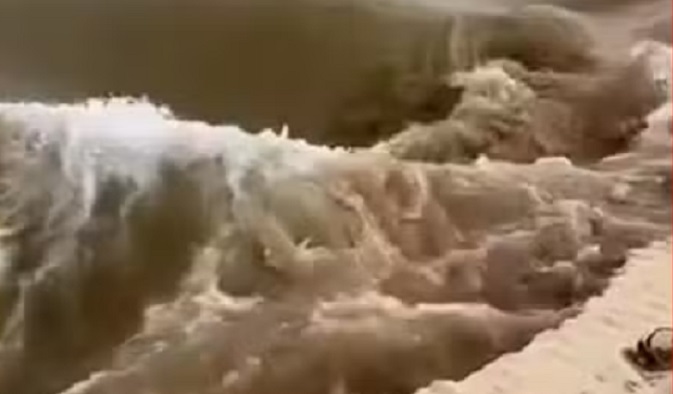 V&iacute;deo viraliza ao mostrar rompimento de lagoa nos Len&ccedil;&oacute;is Maranhenses; entenda o fen&ocirc;meno