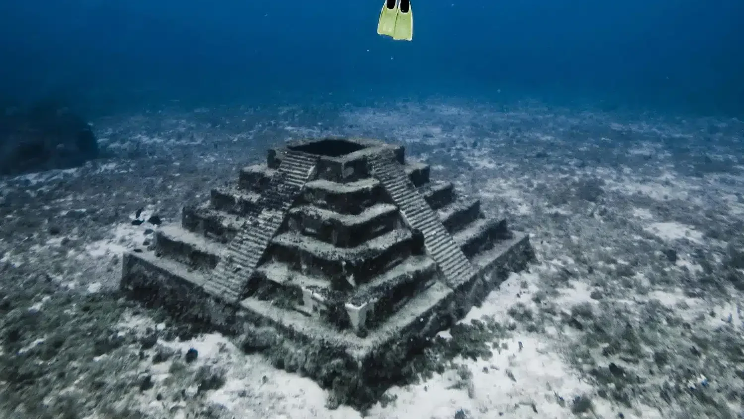 Estruturas subaqu&aacute;ticas intrigam cientistas e levantam mist&eacute;rio no fundo do mar no Jap&atilde;o