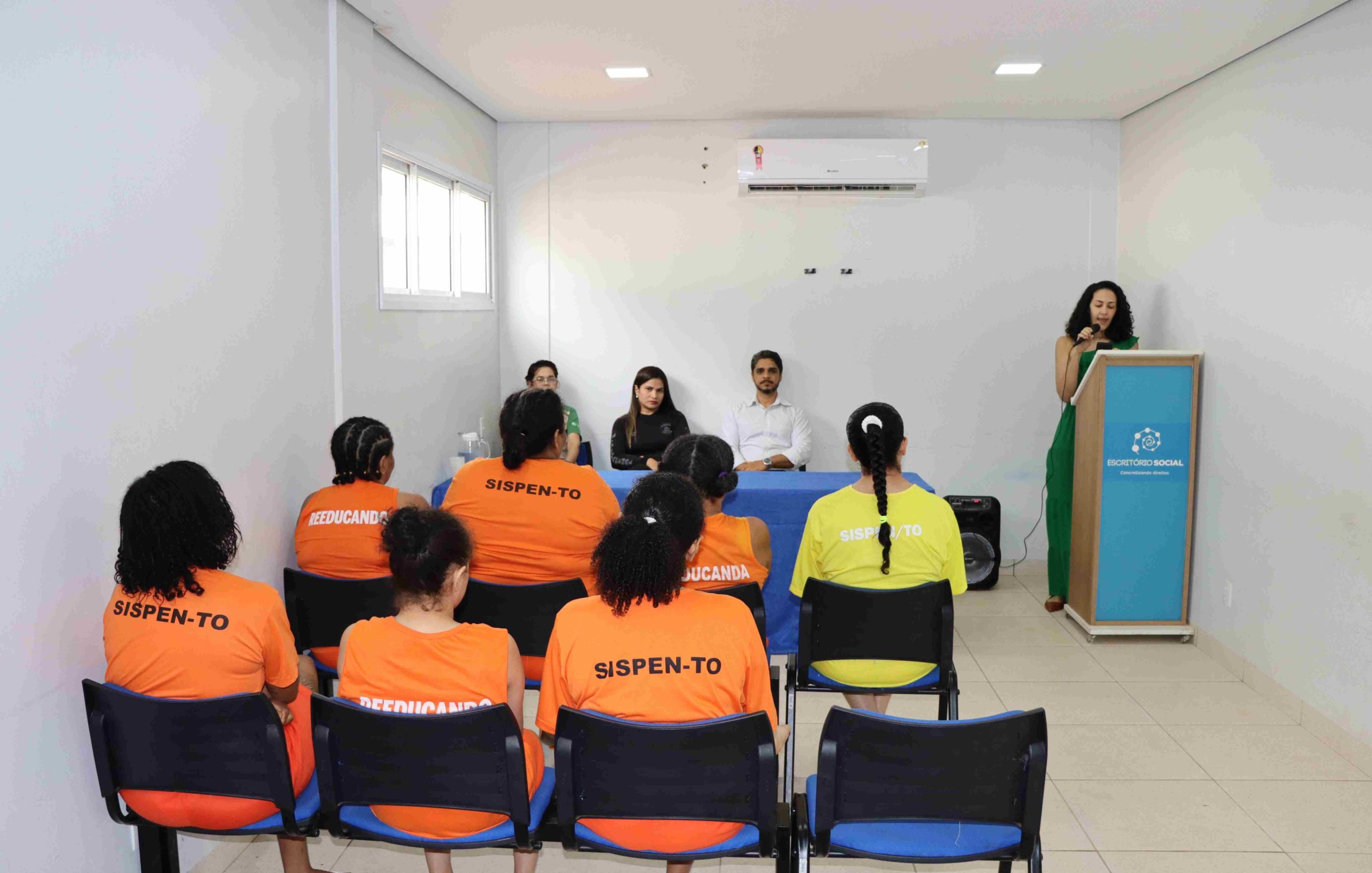 Seciju e TJTO promovem curso de corte e costura para custodiadas em Palmas