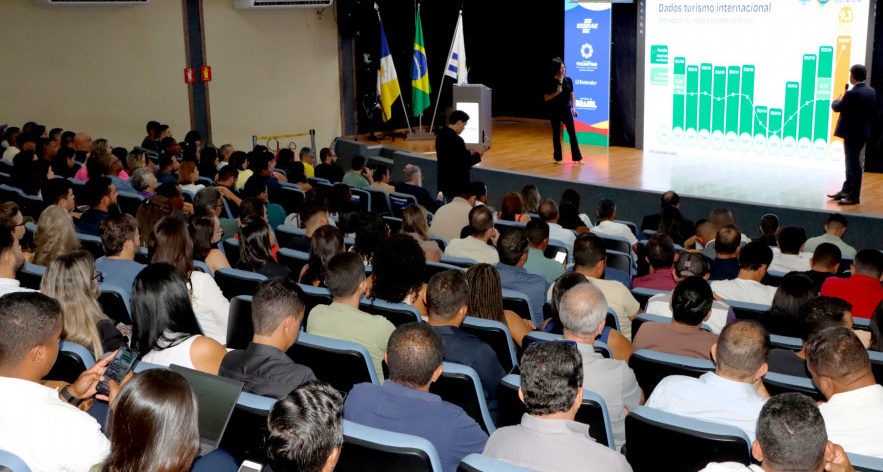 Prefeito de Araguacema, Marquinho, participa de encontro sobre o Plano Brasis 2025&ndash;2027