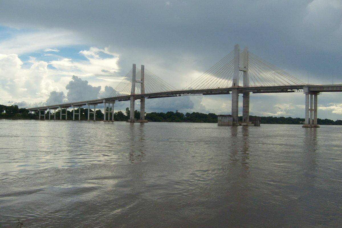 Um dos rios mais importantes do Brasil com mais de 2.400 km de extens&atilde;o corta o estado e foi decisivo para o desenvolvimento