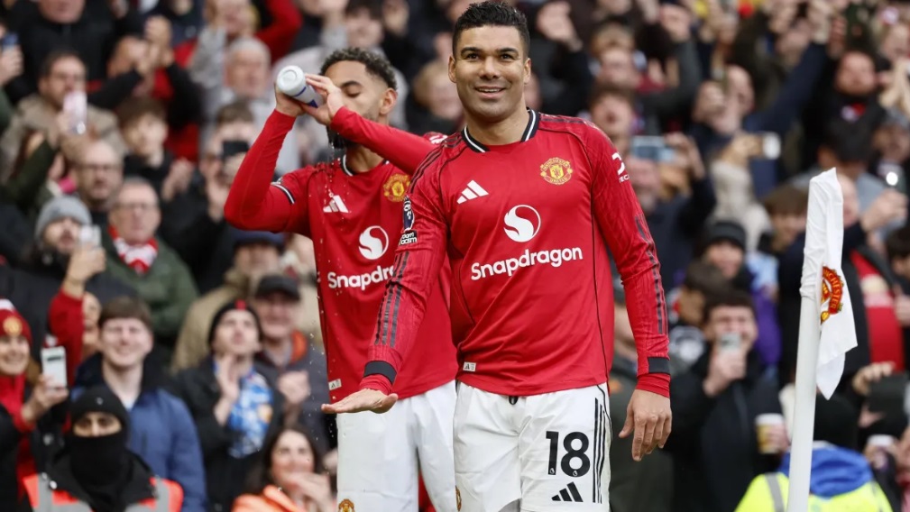 Casemiro e Matheus Cunha brilham, e Manchester United vence Aston Villa na Premier League