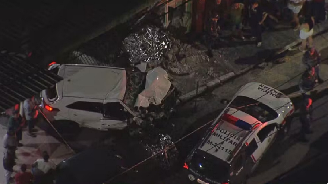 V&iacute;deo flagra motorista saindo cantando pneu segundos antes de atropelar crian&ccedil;as em Diadema