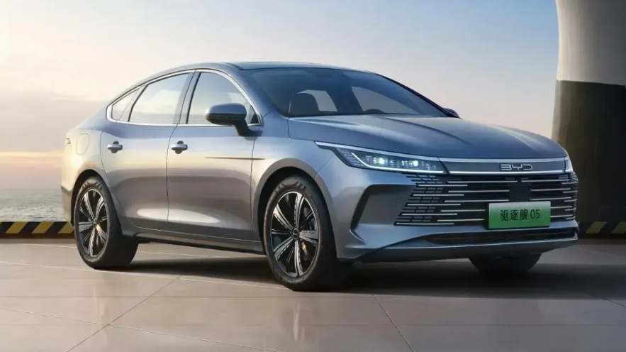 BYD reduz pre&ccedil;o do King em at&eacute; R$ 26 mil e reposiciona sed&atilde; h&iacute;brido no mercado brasileiro