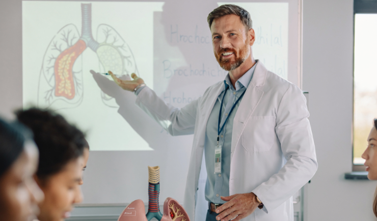 Curso gratuito qualifica farmac&ecirc;uticos para cuidado com pacientes com asma