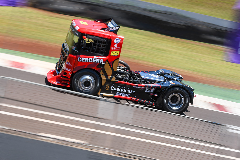 Diego Collet e Daril Amaral lideram o Trof&eacute;u SpeedMax na F&oacute;rmula Truck