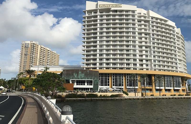 Hotel de luxo &eacute; demolido em 20 segundos e impressiona moradores em Miami