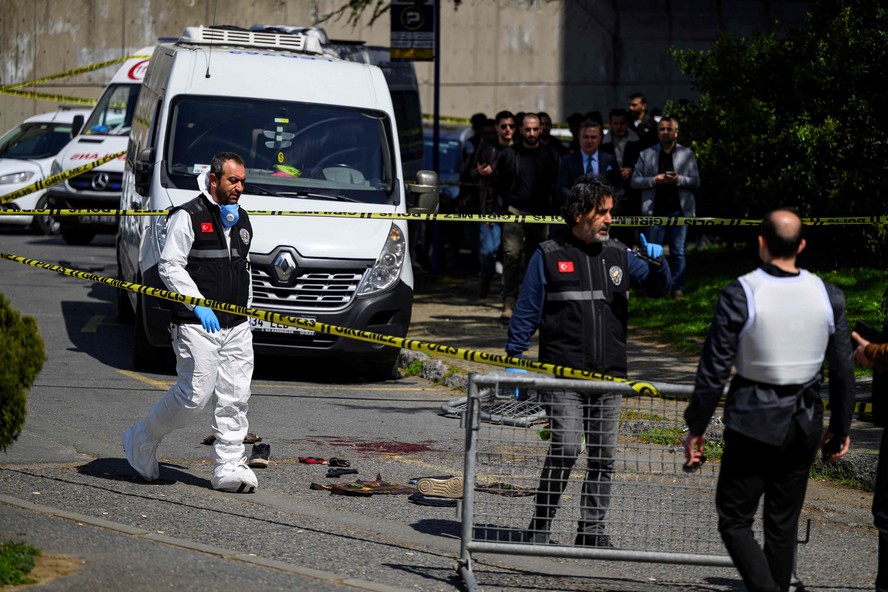Ataque a tiros em frente a consulado de Israel em Istambul deixa feridos e suspeito morto