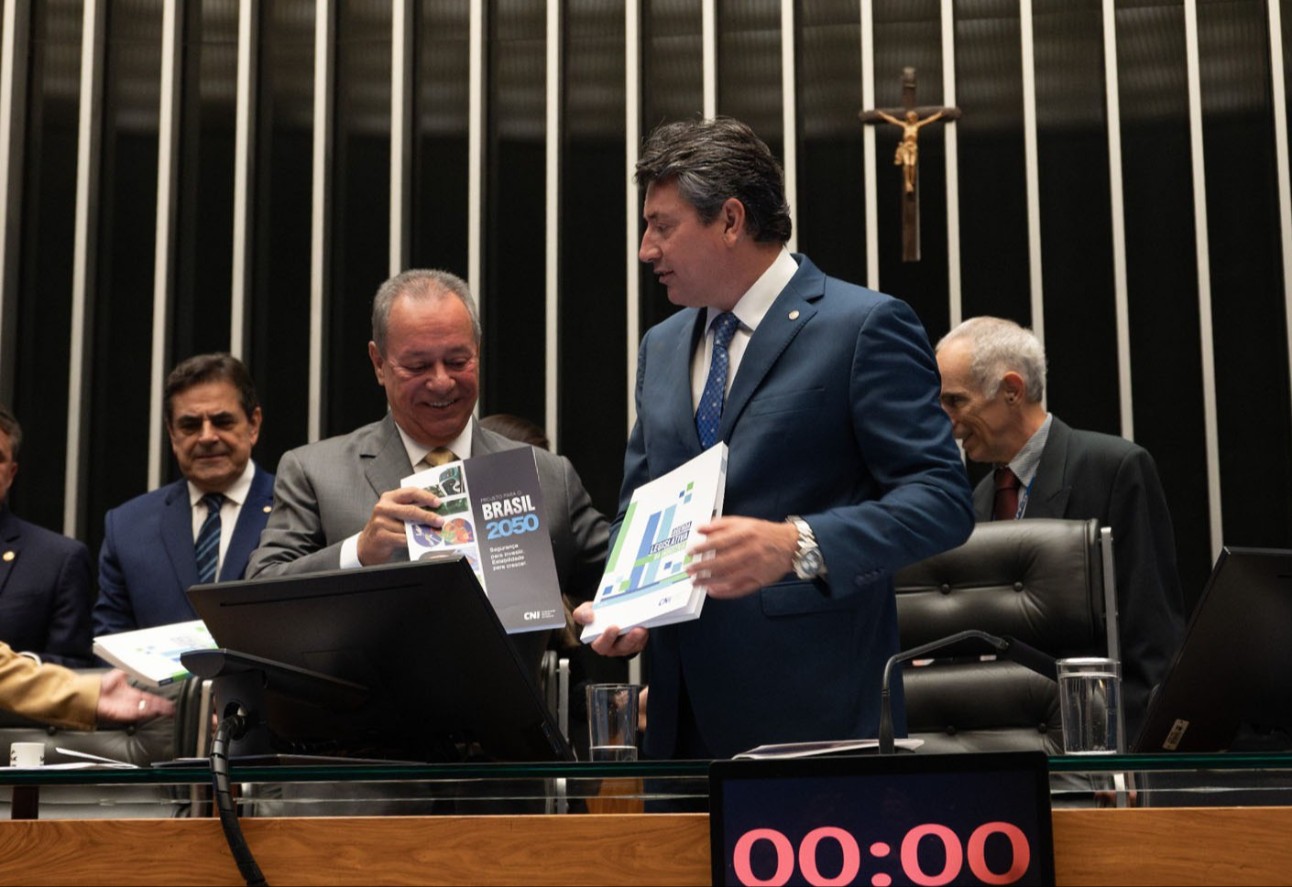 Ind&uacute;stria prop&otilde;e a&ccedil;&atilde;o conjunta para enfrentar instabilidade e estimular crescimento