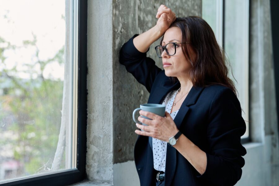 Menopausa pode aumentar risco de glaucoma e acende alerta para sa&uacute;de ocular feminina