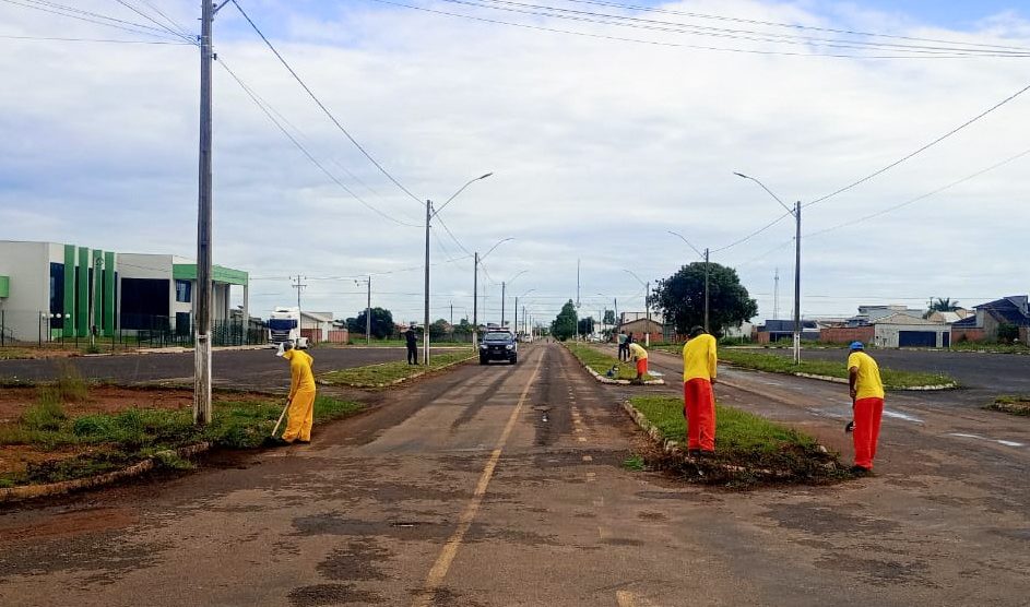 Prefeitura refor&ccedil;a servi&ccedil;os urbanos com apoio de custodiados em Para&iacute;so do Tocantins