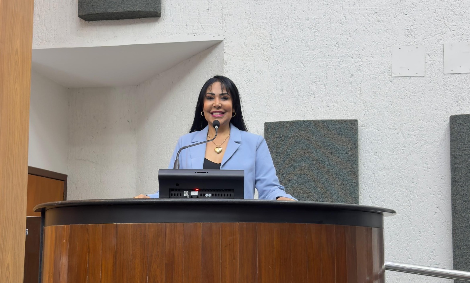 Janad Valcari prop&otilde;e pol&iacute;tica para valorizar agentes de sa&uacute;de no Tocantins