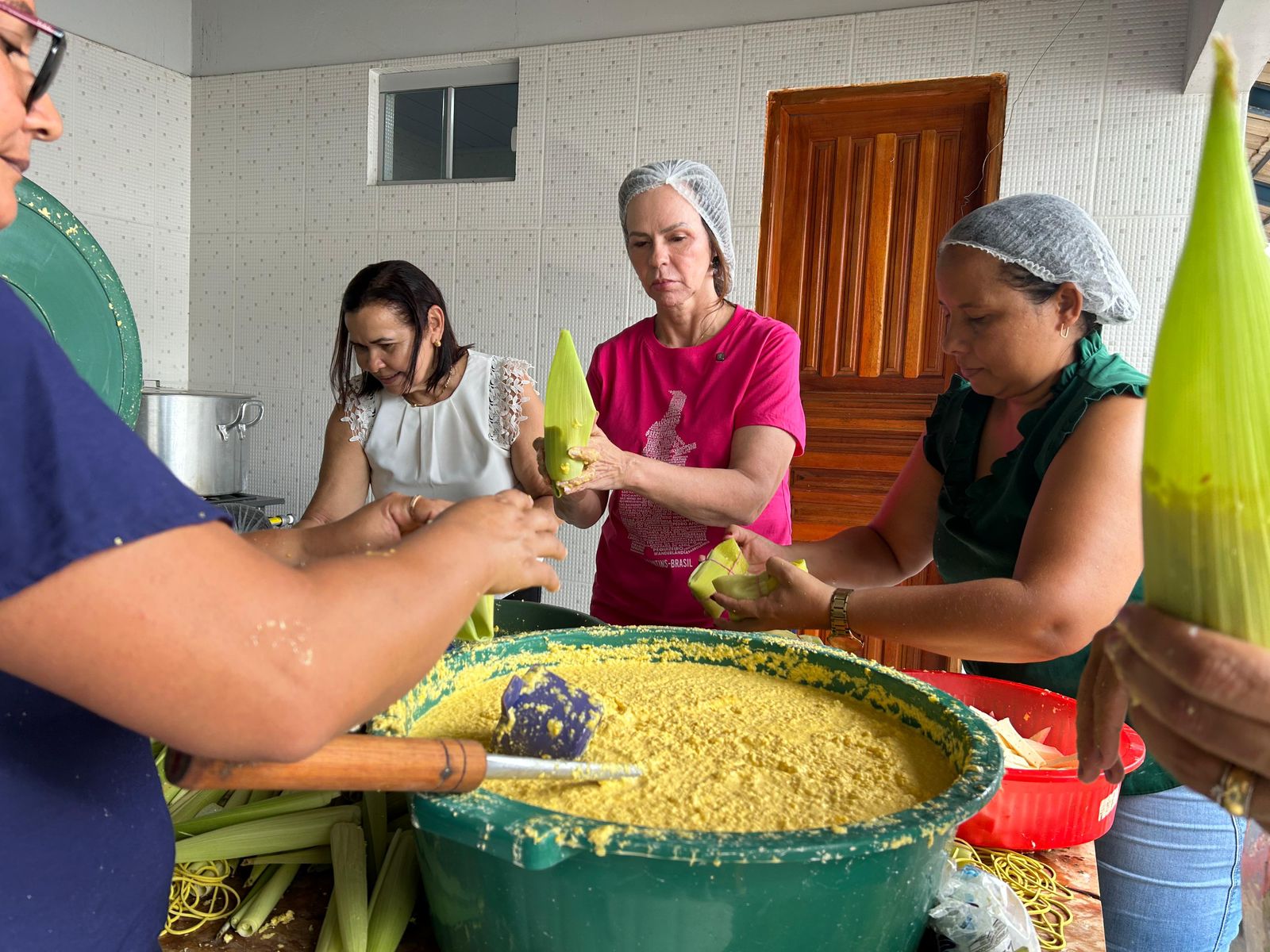 Dorinha anuncia 25 casas populares e participa de festa t&iacute;pica em Juarina