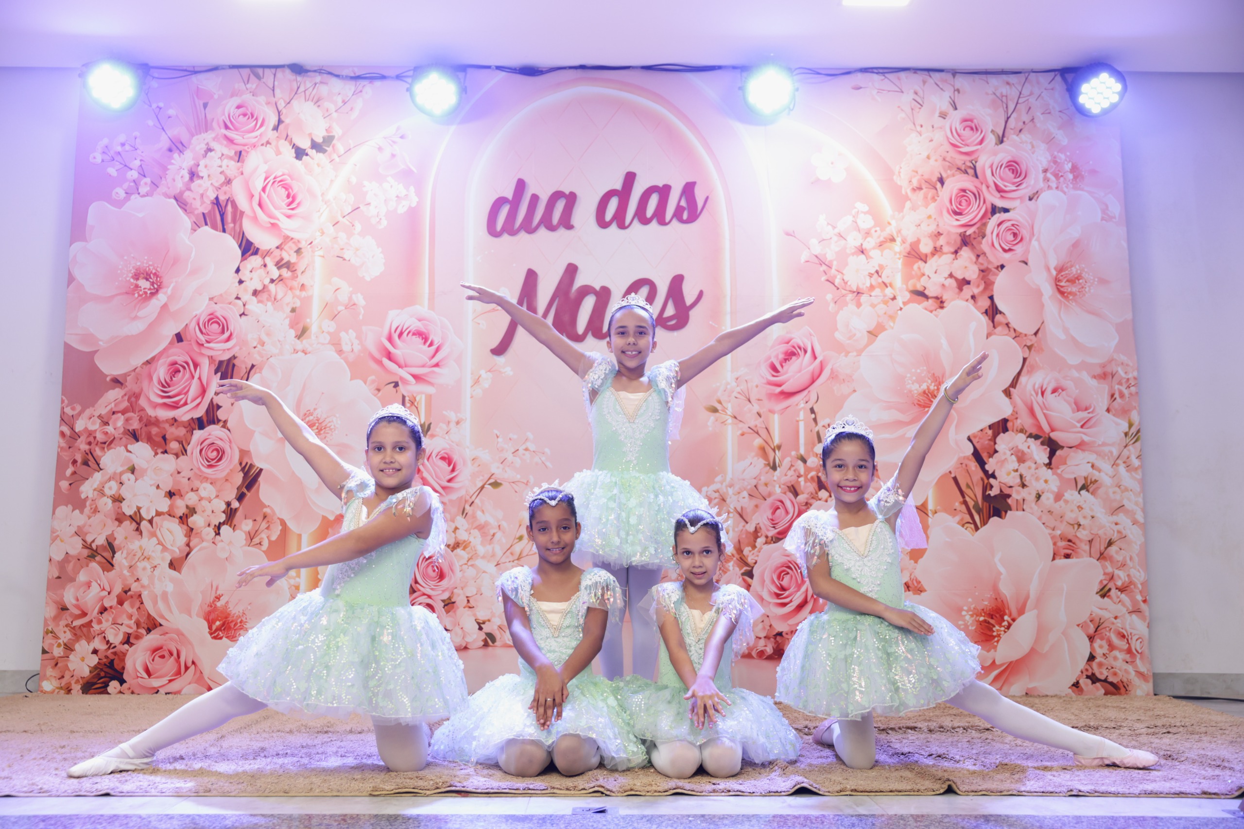 Escola de Artes Cora Coralina leva cultura e emoção ao Dia das Mães
