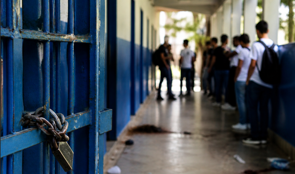 Ataque brutal em escola deixa duas pessoas mortas; aluno de 13 anos &eacute; o autor