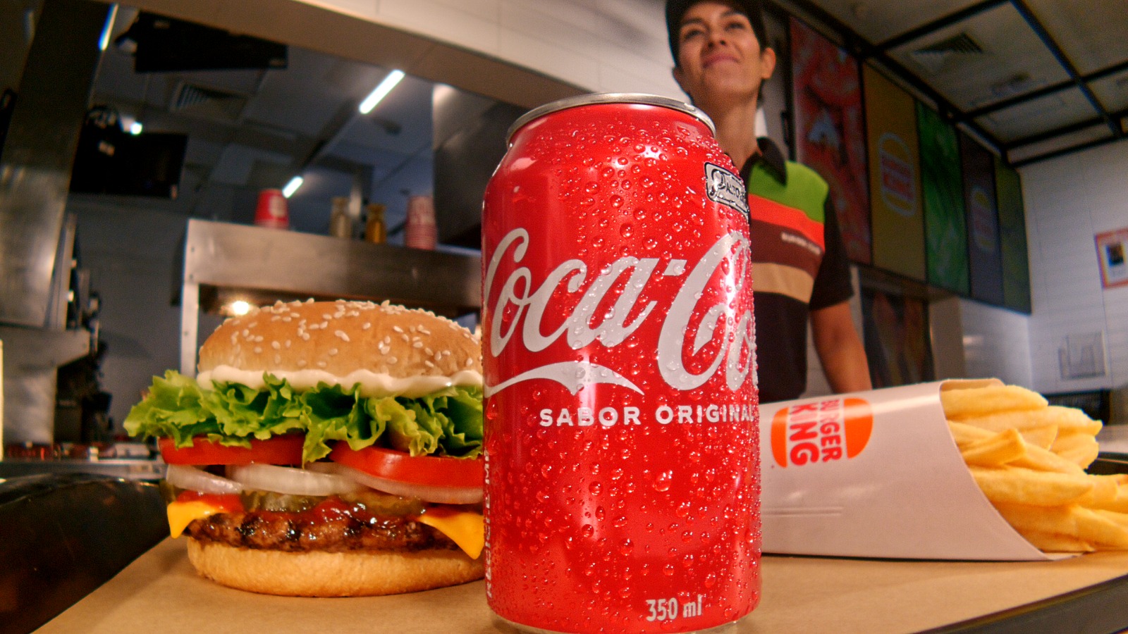 Burger King anuncia chegada da Coca-Cola ao card&aacute;pio das lojas no Brasil
