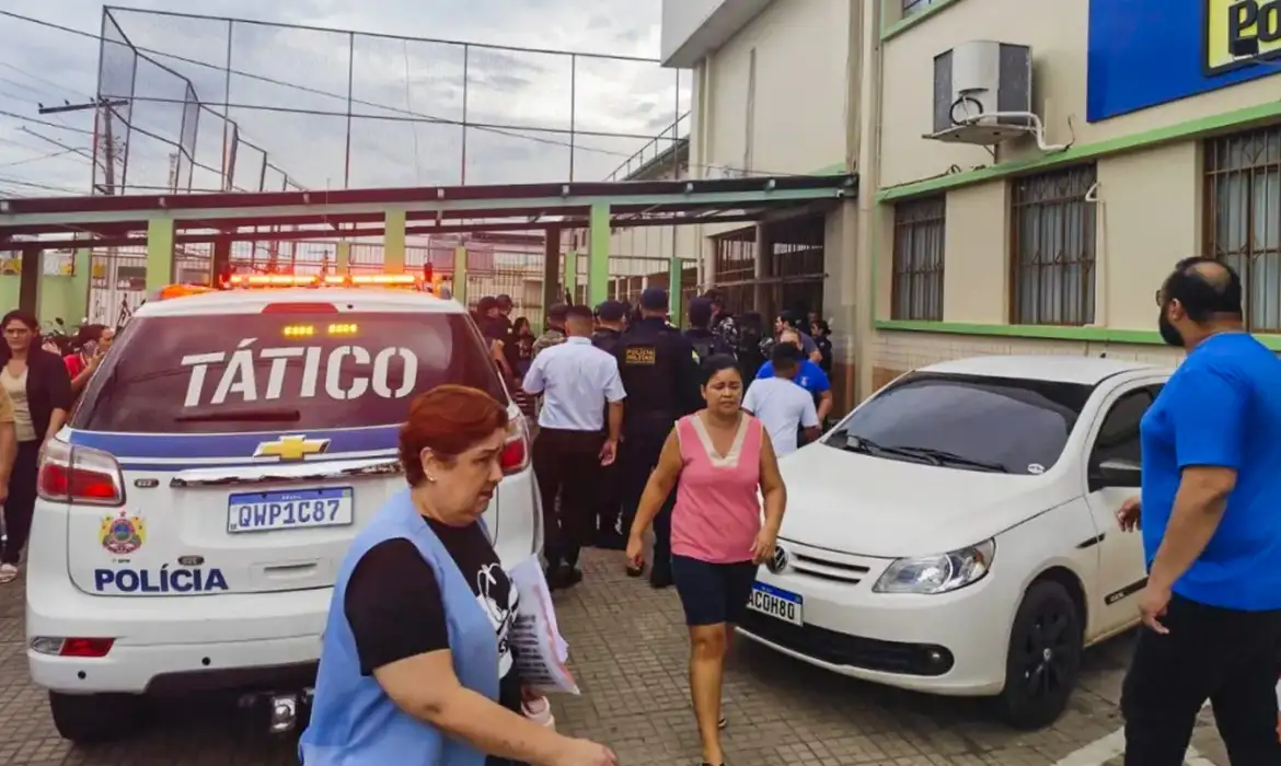 Aluno de 13 anos abre fogo em escola do Acre e mata duas funcion&aacute;rias