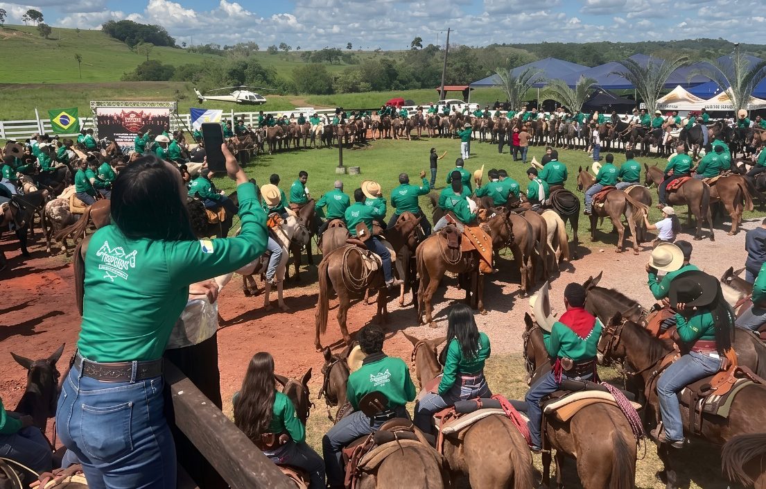 1&ordf; Tropeada dos Amigos re&uacute;ne comitivas e valoriza cultura sertaneja em Barrol&acirc;ndia (TO)