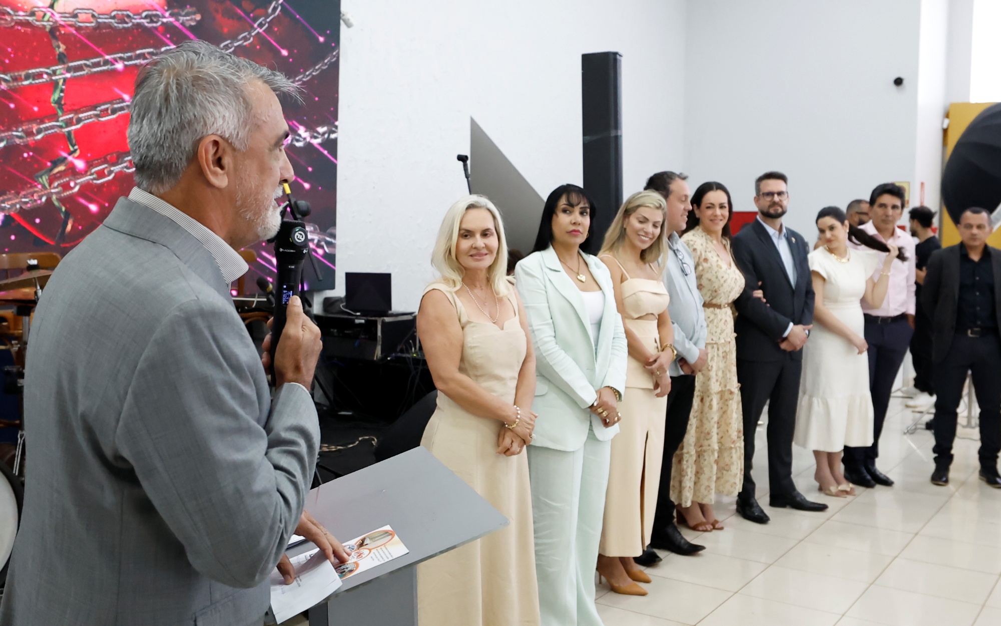 Aleto arrecada R$ 30 mil para associa&ccedil;&atilde;o beneficente durante homenagem ao Dia das M&atilde;es em Palmas
