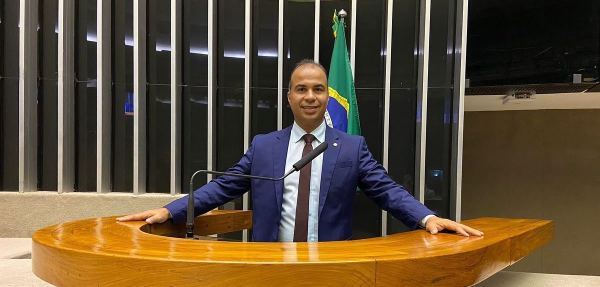 Filipe Martins vota pela derrubada de vetos da LDO e refor&ccedil;a recursos para munic&iacute;pios