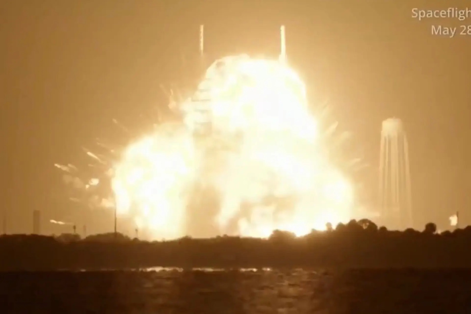 Foguete da Blue Origin, de Jeff Bezos, explode durante teste antes de lan&ccedil;amento