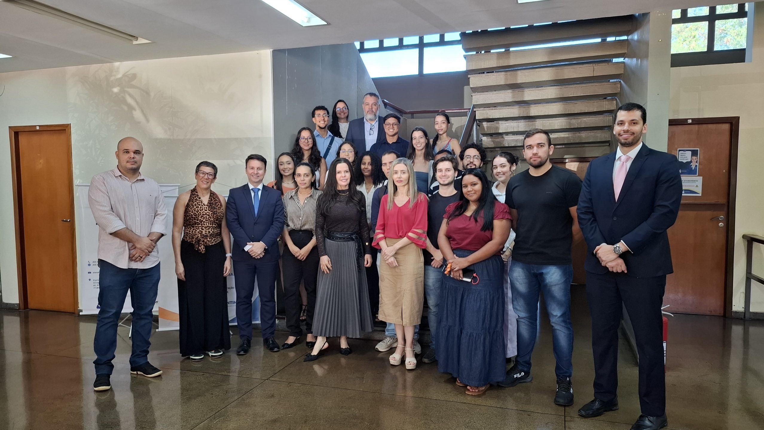 Acad&ecirc;micos de Direito da UFT visitam CGE e conhecem atua&ccedil;&atilde;o do controle interno no Tocantins